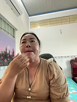 Snapshot of NDith chatting on 03/22/25, 09:02 NDith online show from 03/22/25, 09:02