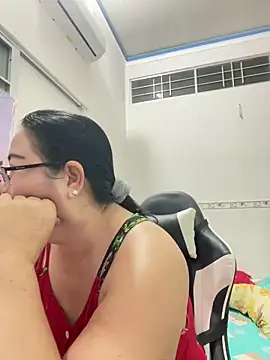 Snapshot of NDith chatting on 03/22/25, 09:21 NDith online show from 03/22/25, 09:21