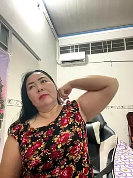 Snapshot of NDith chatting on 09/11/25, 11:21 NDith online show from 09/11/25, 11:21