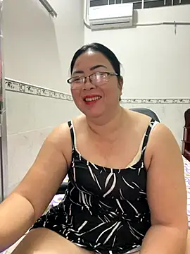 Snapshot of NDith chatting on 09/15/25, 08:20 NDith online show from 09/15/25, 08:20