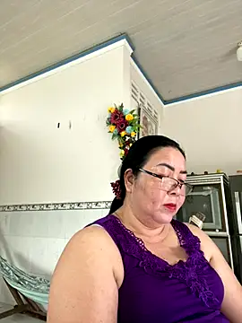 Snapshot of NDith chatting on 09/19/25, 12:12 NDith online show from 09/19/25, 12:12