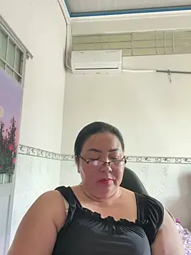 Snapshot of NDith chatting on 09/20/25, 02:12 NDith online show from 09/20/25, 02:12