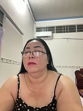 Snapshot of NDith chatting on 09/23/25, 01:58 NDith online show from 09/23/25, 01:58