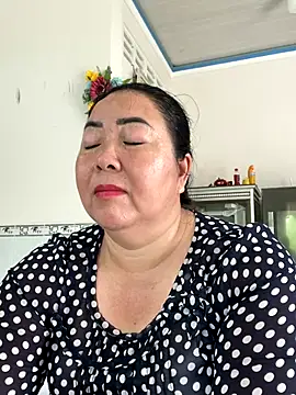 Snapshot of NDith chatting on 09/24/25, 02:04 NDith online show from 09/24/25, 02:04