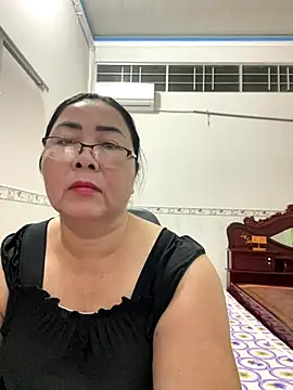 Snapshot of NDith chatting on 09/25/25, 12:31 NDith online show from 09/25/25, 12:31