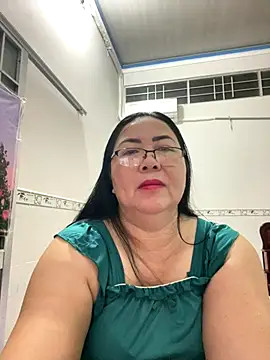 Snapshot of NDith chatting on 09/30/25, 10:04 NDith online show from 09/30/25, 10:04