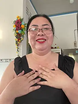 Snapshot of NDith chatting on 10/01/25, 10:10 NDith online show from 10/01/25, 10:10