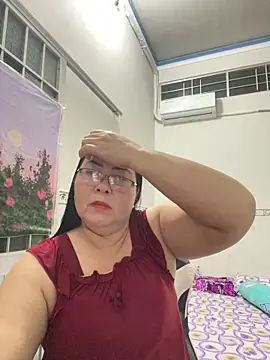 Snapshot of NDith chatting on 10/02/25, 12:45 NDith online show from 10/02/25, 12:45