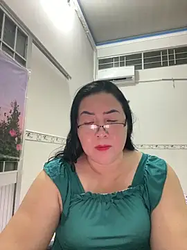 Snapshot of NDith chatting on 10/03/25, 12:57 NDith online show from 10/03/25, 12:57