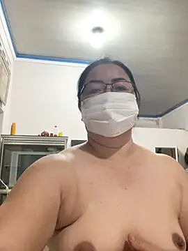 Snapshot of NDith chatting on 10/05/25, 11:30 NDith online show from 10/05/25, 11:30