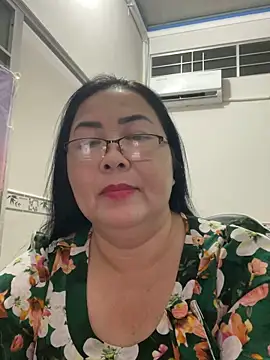 Snapshot of NDith chatting on 10/09/25, 11:19 NDith online show from 10/09/25, 11:19