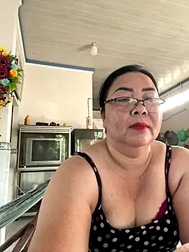 Snapshot of NDith chatting on 10/11/25, 12:10 NDith online show from 10/11/25, 12:10