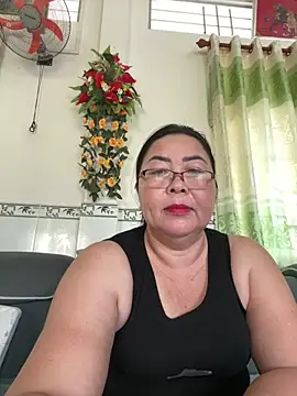 Snapshot of NDith chatting on 10/23/25, 11:57 NDith online show from 10/23/25, 11:57