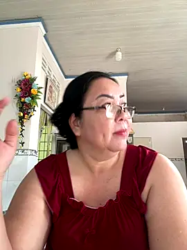 Snapshot of NDith chatting on 10/27/25, 12:26 NDith online show from 10/27/25, 12:26