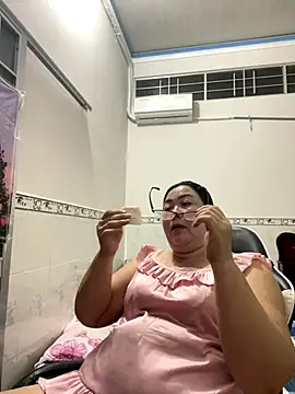 Snapshot of NDith chatting on 11/02/25, 11:34 NDith online show from 11/02/25, 11:34