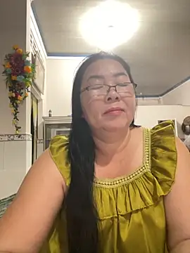 Snapshot of NDith chatting on 11/03/25, 11:44 NDith online show from 11/03/25, 11:44