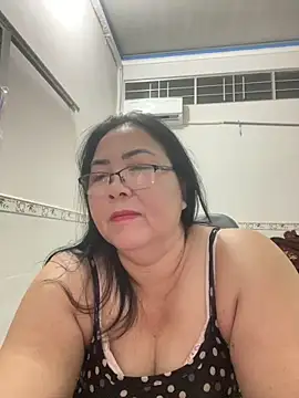 Snapshot of NDith chatting on 11/07/25, 01:33 NDith online show from 11/07/25, 01:33