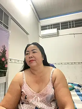 Snapshot of NDith chatting on 11/08/25, 07:45 NDith online show from 11/08/25, 07:45