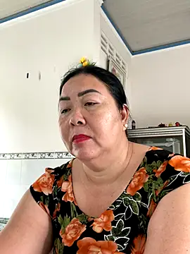 Snapshot of NDith chatting on 11/20/25, 01:50 NDith online show from 11/20/25, 01:50