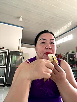 Snapshot of NDith chatting on 11/29/25, 12:46 NDith online show from 11/29/25, 12:46