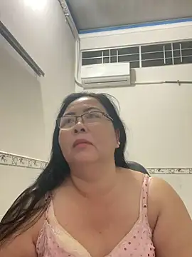 Snapshot of NDith chatting on 12/02/25, 08:48 NDith online show from 12/02/25, 08:48