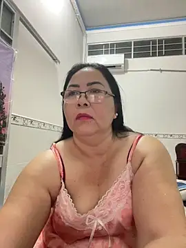 Snapshot of NDith chatting on 12/13/25, 07:53 NDith online show from 12/13/25, 07:53