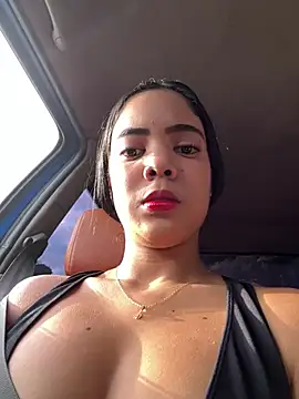 Snapshot of NAUGHTY_LITTLE_18 chatting on 07/16/26, 10:05 NAUGHTY LITTLE 18 online show from 07/16/26, 10:05
