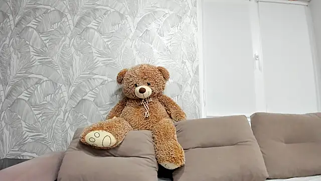 Karina sunny online show from 02/12/25, 07:45