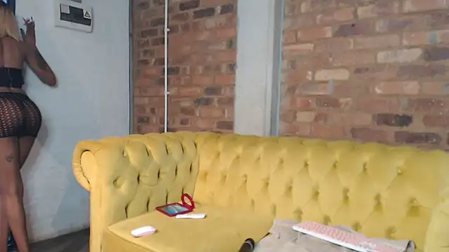 Kylie Hairy Bbc online show from 09/18/25, 02:52