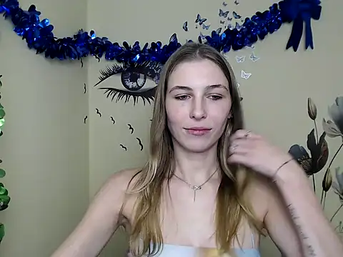 StrangerGi online show from 12/25/24, 10:28