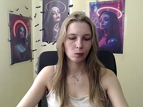 Snapshot of StrangerGi chatting on 04/04/26, 06:00 StrangerGi online show from 04/04/26, 06:00