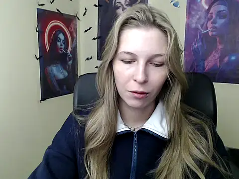 Snapshot of StrangerGi chatting on 04/18/26, 06:06 StrangerGi online show from 04/18/26, 06:06