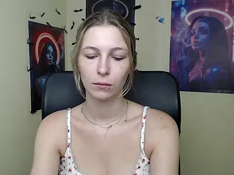Snapshot of StrangerGi chatting on 07/09/26, 06:06 StrangerGi online show from 07/09/26, 06:06