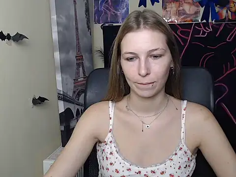 Snapshot of StrangerGi chatting on 07/18/26, 05:55 StrangerGi online show from 07/18/26, 05:55