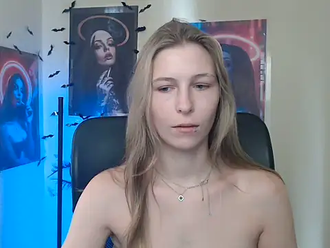 Snapshot of StrangerGi chatting on 07/20/26, 06:17 StrangerGi online show from 07/20/26, 06:17