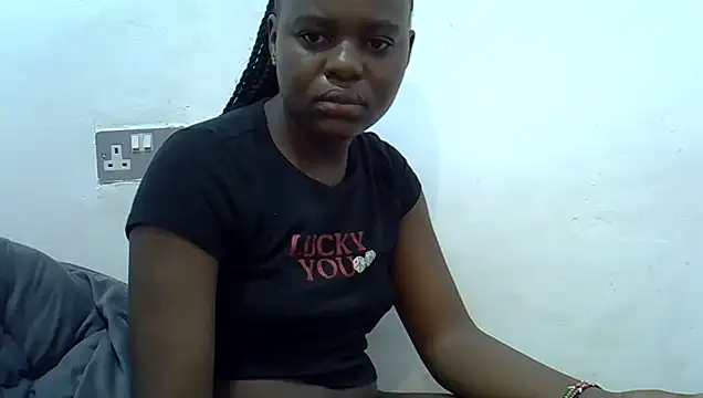 Snapshot of dirtyshowgirl chatting on 07/11/26, 03:42 dirtyshowgirl online show from 07/11/26, 03:42