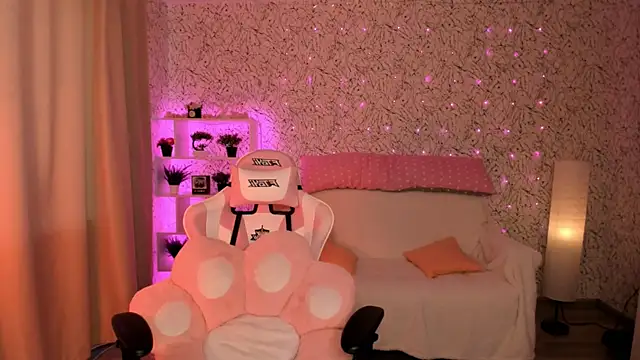 luna cross online show from 03/23/25, 07:31