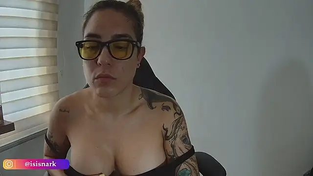 Snapshot of Isis69_ chatting on 03/14/26, 01:05 Isis69 online show from 03/14/26, 01:05