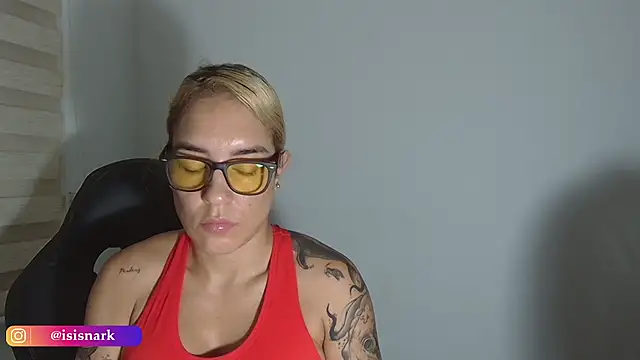 Snapshot of Isis69_ chatting on 03/26/26, 11:43 Isis69 online show from 03/26/26, 11:43