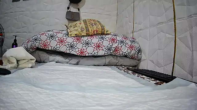 Mendoza Amaranata online show from 10/15/25, 03:39