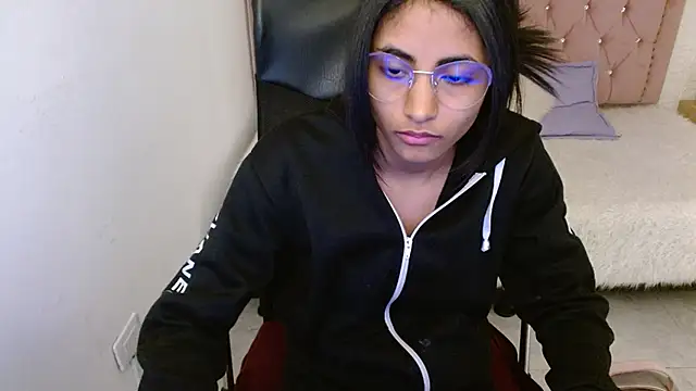 Snapshot of shaneelle chatting on 02/07/25, 09:16 shaneelle online show from 02/07/25, 09:16