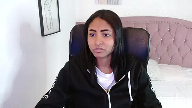 Snapshot of shaneelle chatting on 11/01/25, 03:08 shaneelle online show from 11/01/25, 03:08