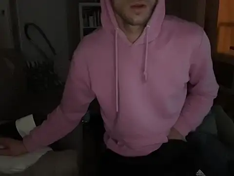 Snapshot of pancer92 chatting on 11/11/25, 02:00 pancer92 online show from 11/11/25, 02:00