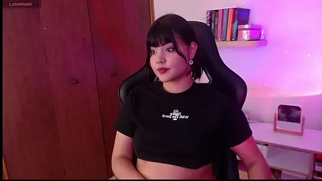 Snapshot of SusyAlvarez chatting on 11/27/25, 09:17 SusyAlvarez online show from 11/27/25, 09:17