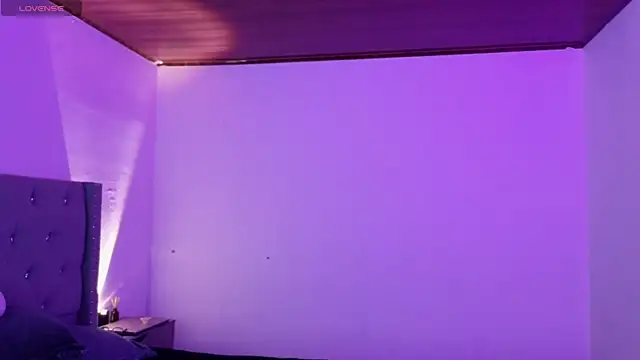 cristal hilton 10 online show from 01/10/26, 07:10