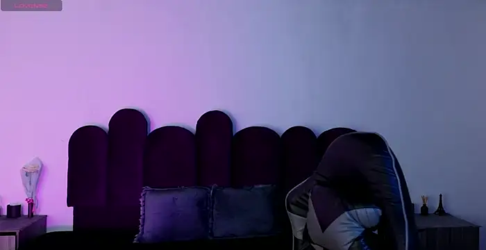 Snapshot of cristal_hilton_10 chatting on 02/07/26, 12:14 cristal hilton 10 online show from 02/07/26, 12:14