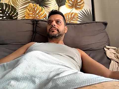 Snapshot of HornyBeachBoyBR chatting on 04/13/26, 02:00 HornyBeachBoyBR online show from 04/13/26, 02:00