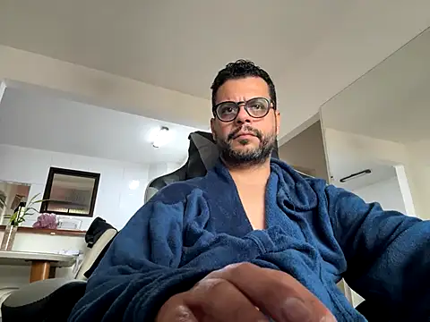 Snapshot of HornyBeachBoyBR chatting on 06/20/26, 05:05 HornyBeachBoyBR online show from 06/20/26, 05:05