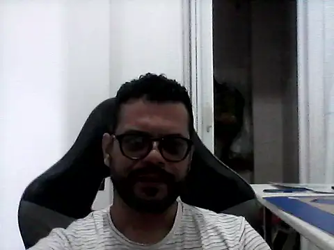 Snapshot of HornyBeachBoyBR chatting on 08/06/26, 01:46 HornyBeachBoyBR online show from 08/06/26, 01:46
