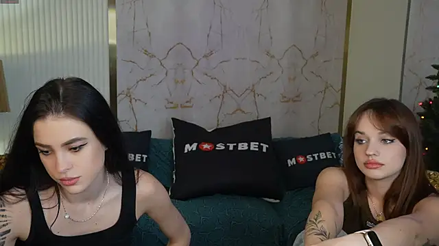 Snapshot of Brendi054 chatting on 12/15/24, 02:37 Brendi054 online show from 12/15/24, 02:37